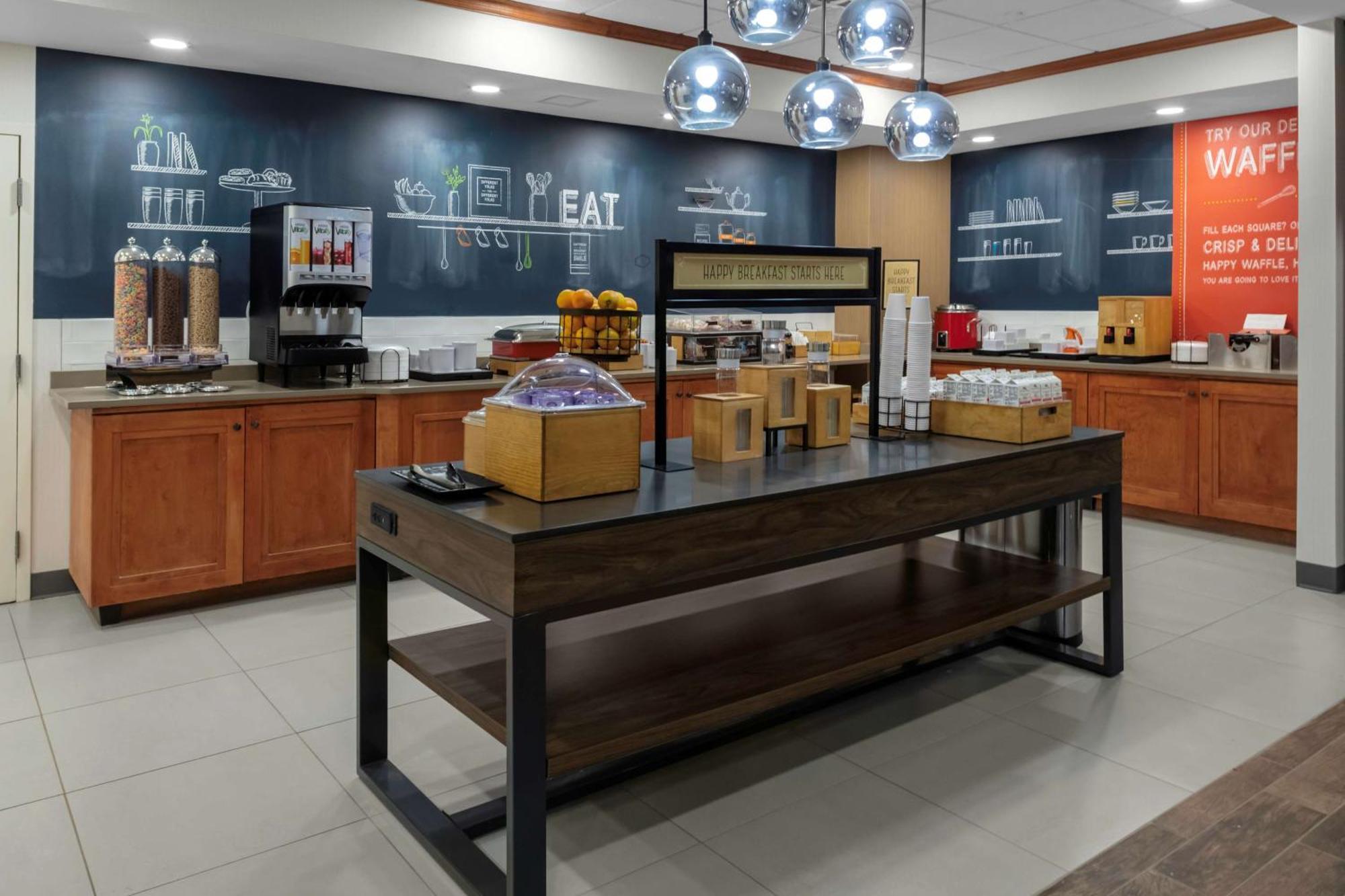 Hampton Inn Gretna - Smith Mountain Lake Екстериор снимка