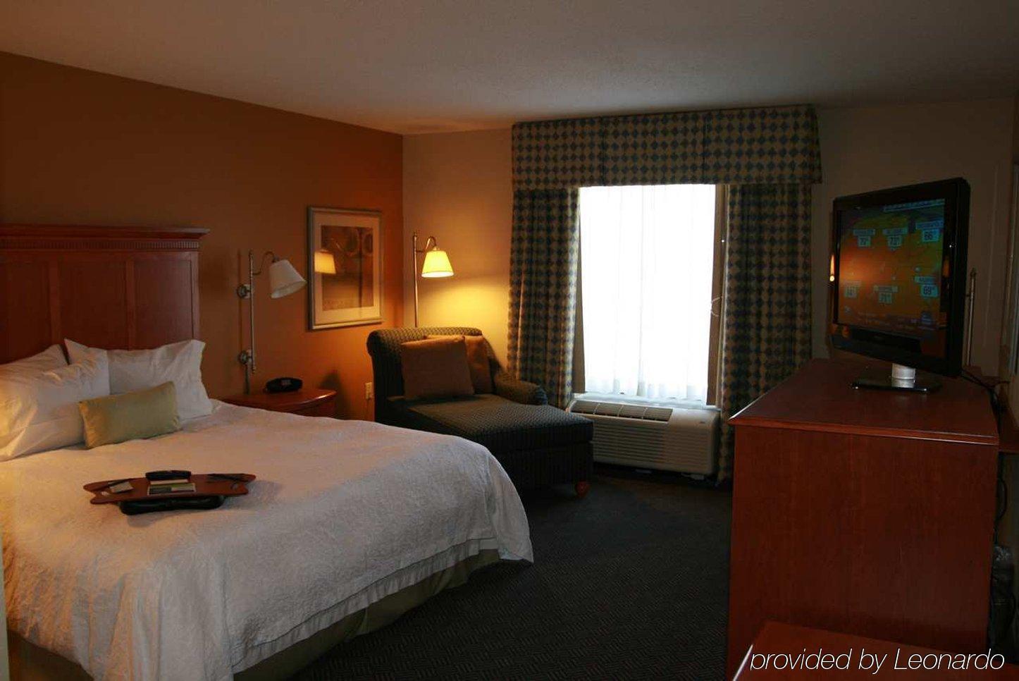 Hampton Inn Gretna - Smith Mountain Lake Стая снимка